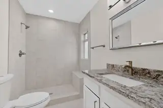 511 Carlisle Boulevard SE Floor Plan