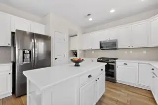 7121 Fairbanks Drive NE Kitchen