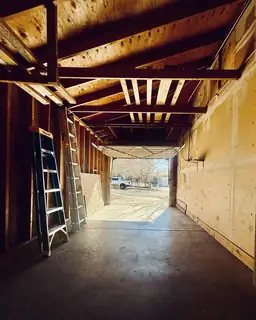 14221 Domingo Road NE Garage