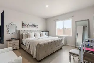 3432 Oregon Trail Road NE Bedroom