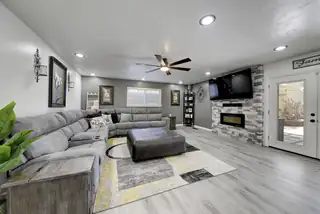 1720 Faith Court NE Living Room