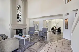 7617 Eagle Rock Avenue NE Living Room