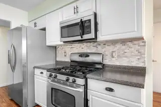 916 Turner Drive NE Kitchen