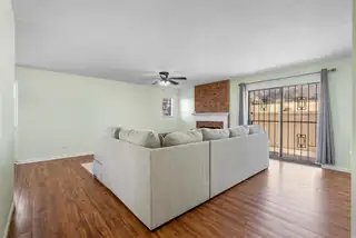 916 Turner Drive NE Living Room