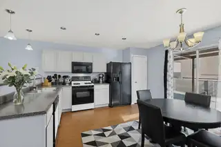 700 Lone Pine Drive SW Kitchen