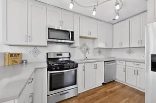 305 Amherst Drive SE Kitchen