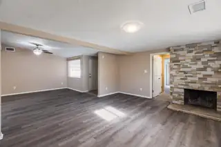 1825 Pitt Street NE Living Room