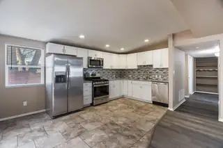 1825 Pitt Street NE Kitchen