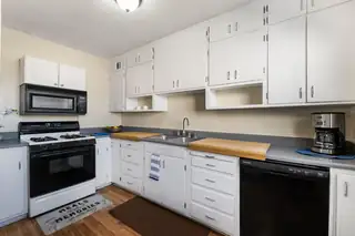 2717 Solano Drive NE Kitchen