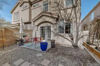 10908 Hanalei Avenue NE Patio