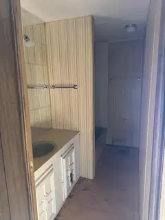 7112 Pan American NE 20 Bathroom