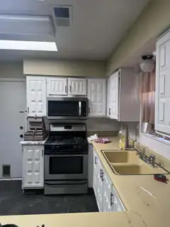 4607 Sabana Grande Avenue SE Kitchen