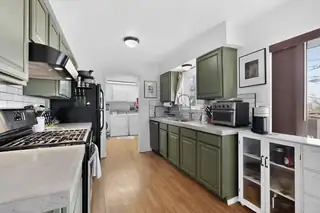 1913 Saturn Court NE Kitchen