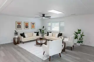 3213 Sue Circle SE Living Room