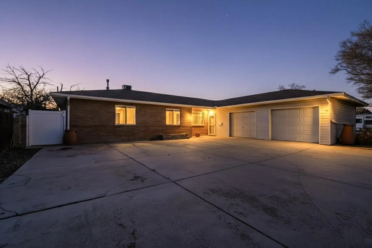 2617 Wisconsin Street NE