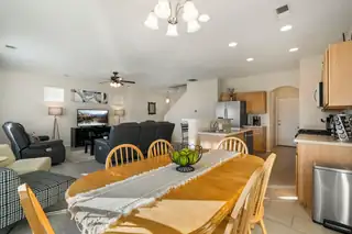 2332 ACADEMIC Place SE Dining Room