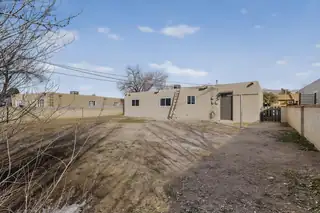 3209 Palomas Drive NE Backyard