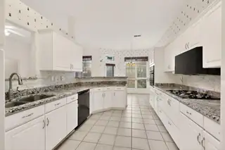 8404 Calle Adolanto NE Kitchen