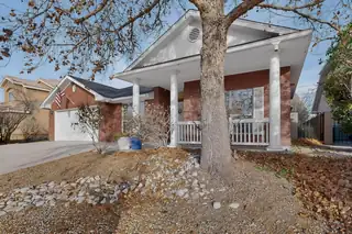 8404 Calle Adolanto NE 