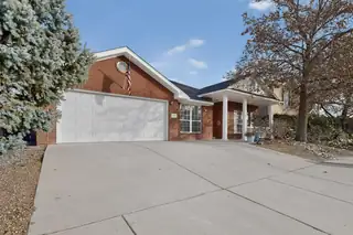 8404 Calle Adolanto NE 