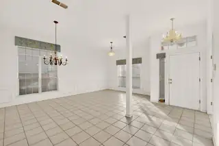 8404 Calle Adolanto NE 