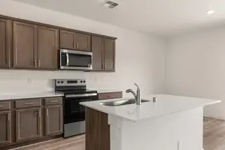 2517 Calle De Las Rosas Kitchen