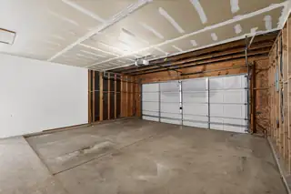 705 Santa Fe Meadows Drive NE Garage