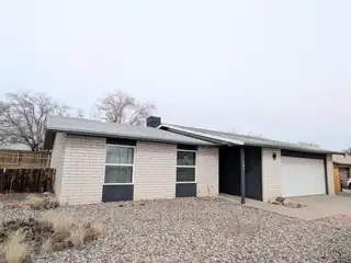 307 Cabeza Negra Drive SE Exterior Front