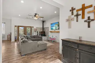 7 Charles Way Living Room