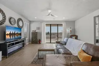 2509 McCauley Loop NE Living Room