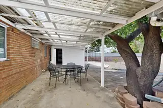 8623 Menaul Boulevard NE Patio