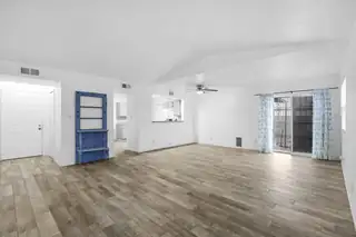 385 Bermuda Drive SE Living Room