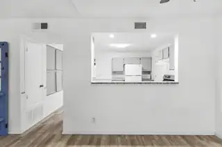 385 Bermuda Drive SE Kitchen