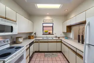 180 High Ridge Trail SE Kitchen