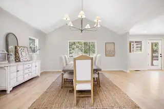 7 Corte De Canoncito Dining Room