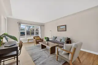 4217 Mackland Avenue NE Living Room