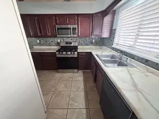 736 Kentucky Street SE Living Room