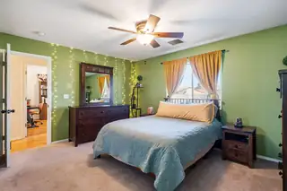42 Milton Loop Bedroom