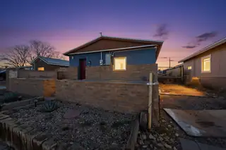 915 22nd Street NW, Albuquerque 