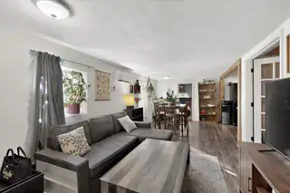 915 22nd Street NW Living Room