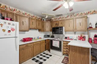441 General Somervell Street NE Kitchen