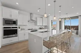 600 Amatista Loop SE Kitchen