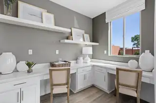 600 Amatista Loop SE Home Office