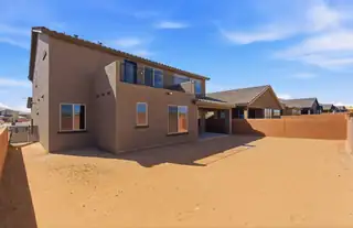 600 Amatista Loop SE Pool