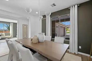 600 Amatista Loop SE Dining Room