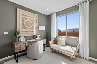 600 Amatista Loop SE Living Room