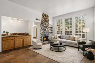 5129 Pinata Place NE Living Room