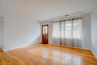 1027 Wade Street NE Living Room