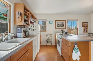 2334 Rio Grande Boulevard NW Kitchen