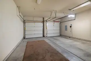 3419 Del Agua Court NE Garage
